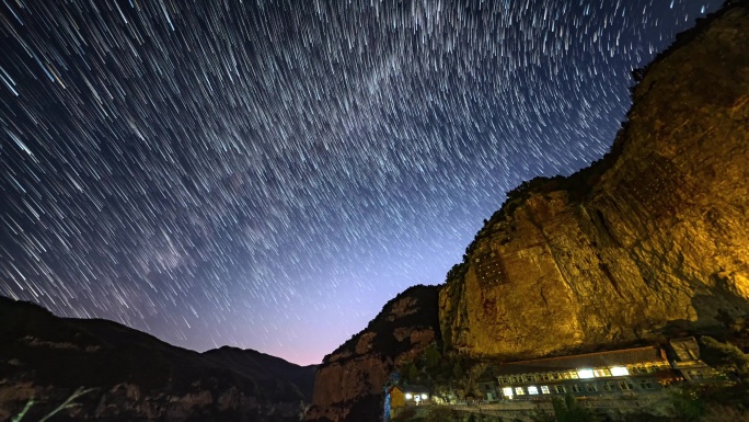 山西晋中介休市绵山云峰寺银河银尾星空4K