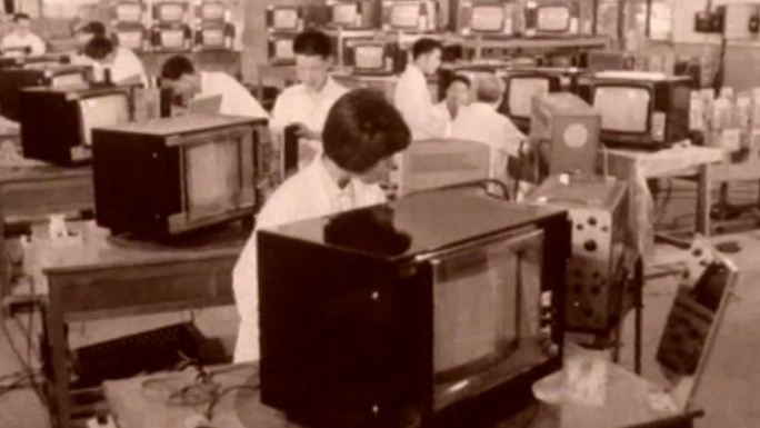 7080年代第一个彩电厂电视机生产和检测