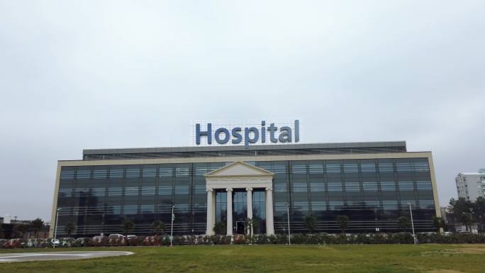 建筑上的医院标志hospital国际医疗
