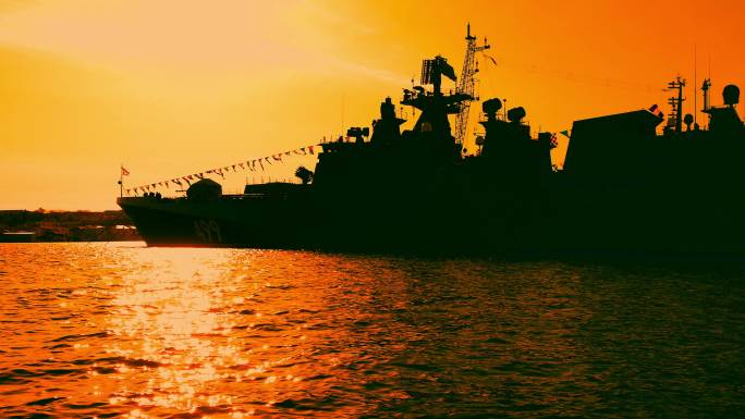 日落时战舰的轮廓航空母舰国外国防美国军事