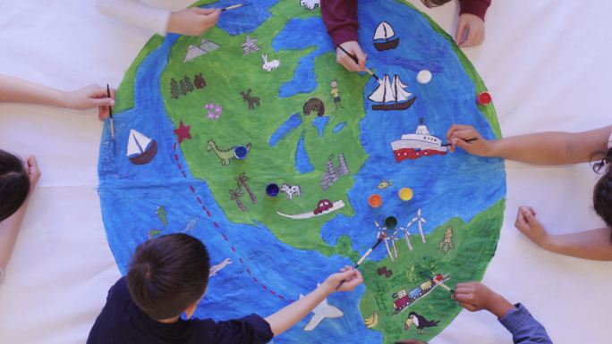 小学生画地球的空中俯视图