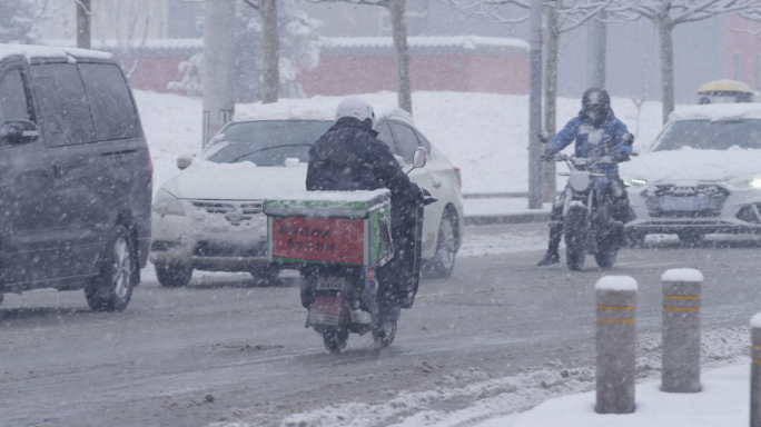 奋力拼搏的人 大雪伤感，生活压力外卖员