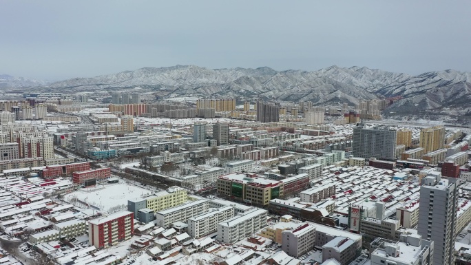 航拍小城雪景