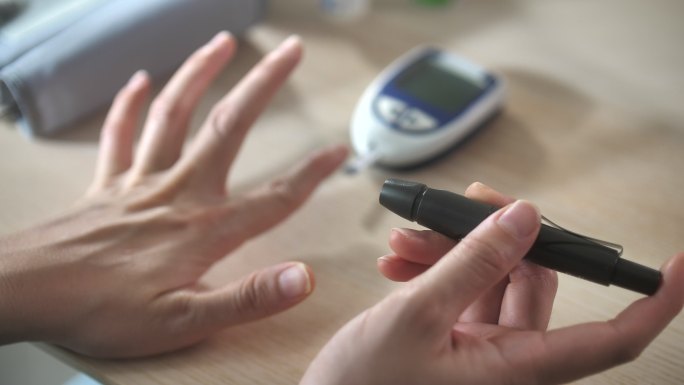 糖尿病患者检查血糖