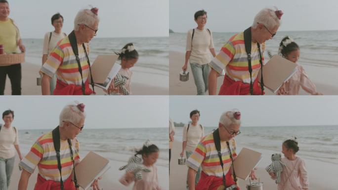 时髦的祖母旅游度假一家人老少海边