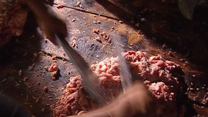菜板上剁肉砍肉卖肉视频