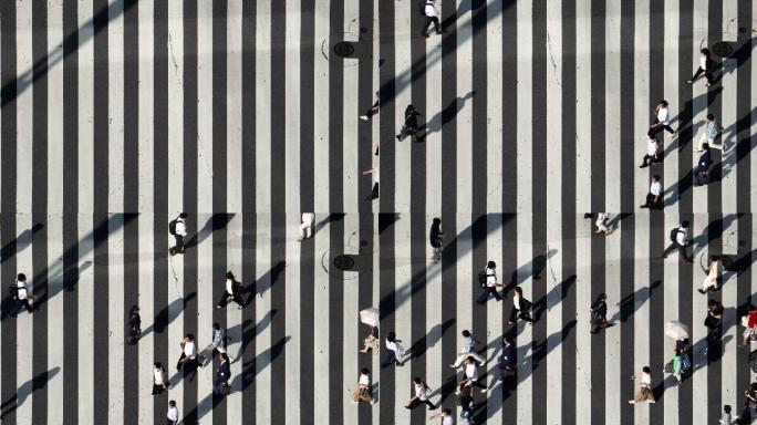 东京银座行人过街人行道人来人往行人匆匆