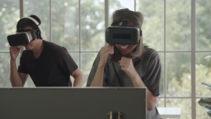 体验VR的人搏击格斗体验
