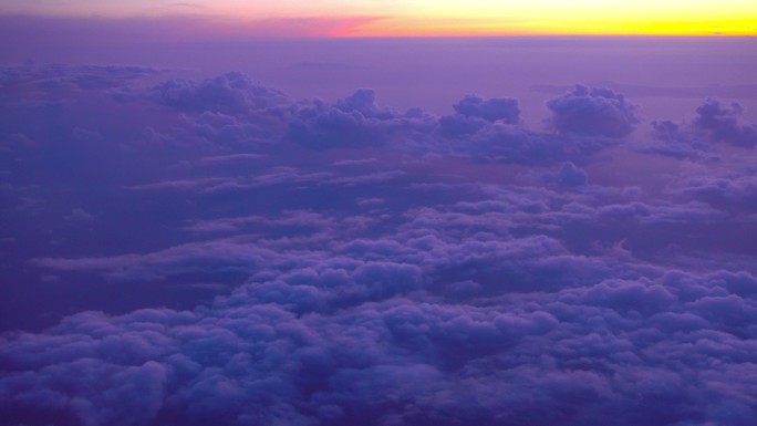 美丽的云海紫色云彩彩云之南梦幻夕阳