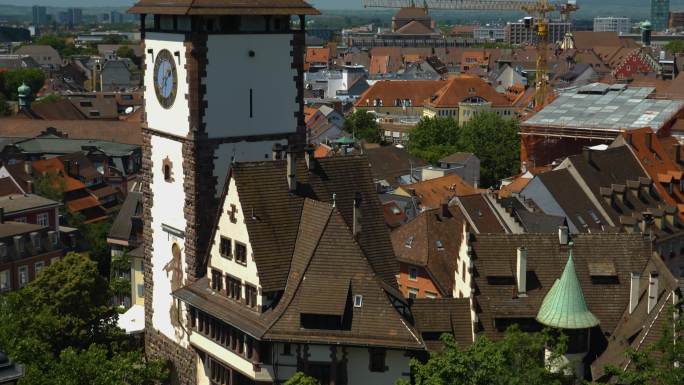 德国弗莱堡市中心阳光灿烂城市生活古老