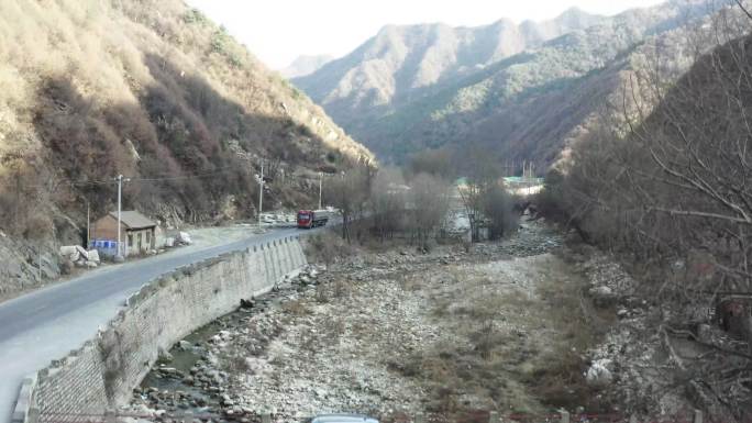 大自然山间小道航拍风景