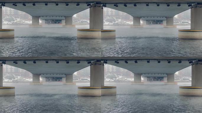 桥面下水面雾气01