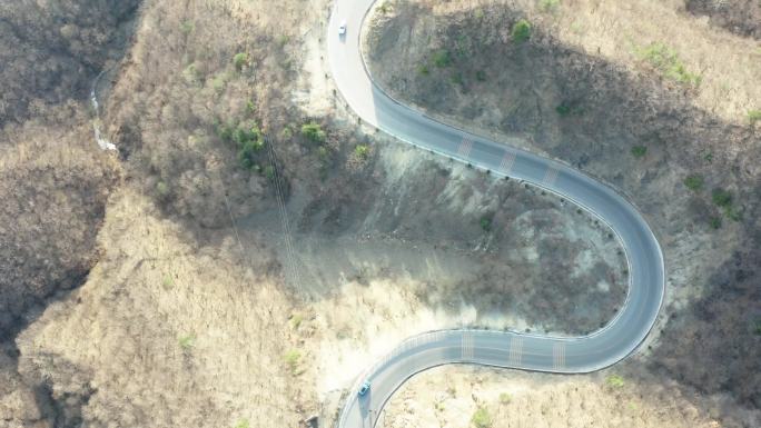 俯拍蜿蜒山间公路