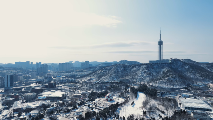 大连冬季劳动公园电视塔雪景和城市雪景