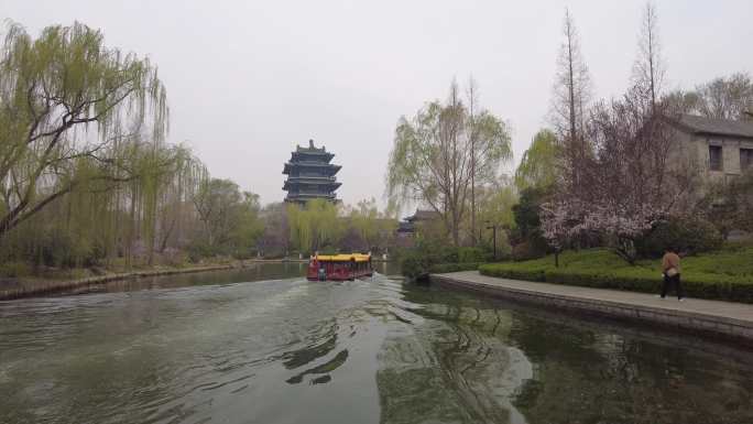 山东济南：大明湖百花齐放迎来春分