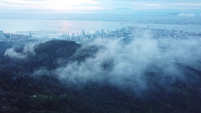 雾霾中的城市云雾缭绕宣传素材无人机拍摄