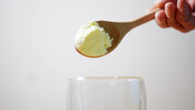 木勺子升格杯子冲泡成人婴幼儿营养绿色奶粉