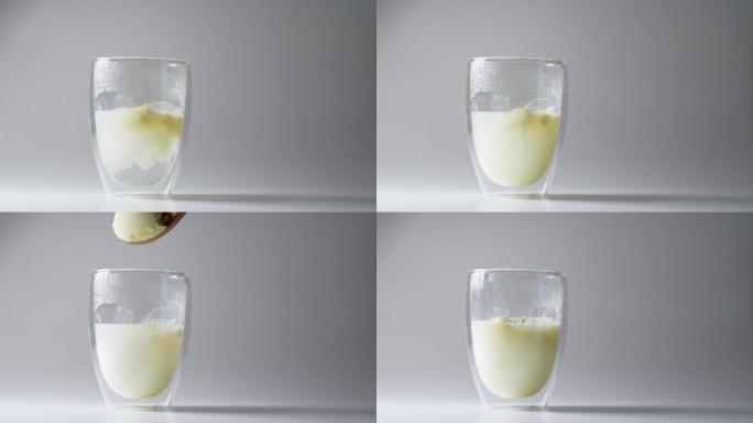 玻璃杯冲泡成人婴幼儿营养绿色牛奶粉羊奶粉