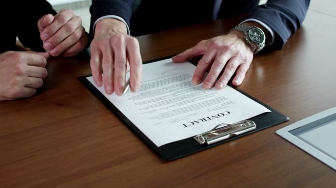 商务人士签订合同条款条约签字签署订单合约