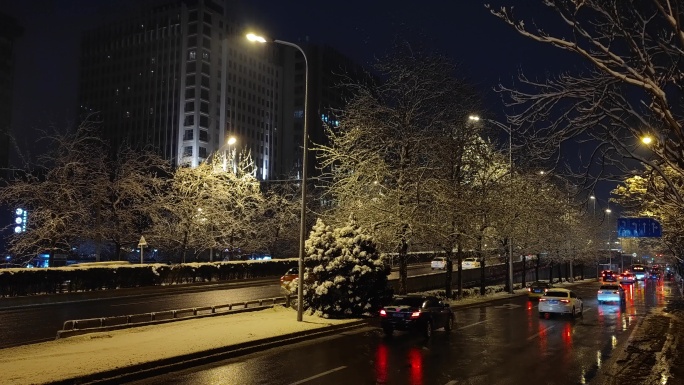 北京华威桥下雪夜景