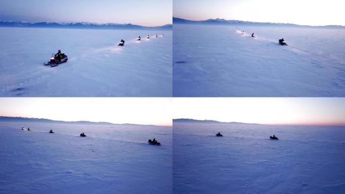 摩托在结冰的贝加尔湖上行驶
