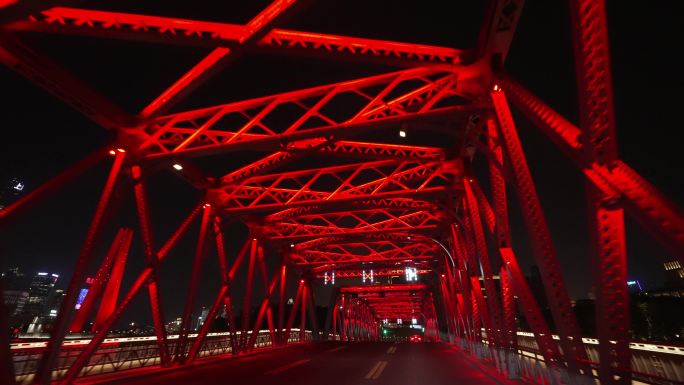 繁华上海外白渡桥夜景车拍穿越
