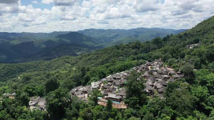 澜沧山中小镇风景