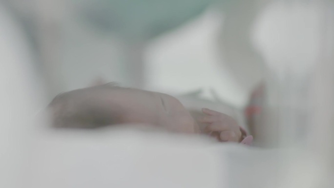 新生儿ICU呼吸机高端医疗早产儿儿童医院