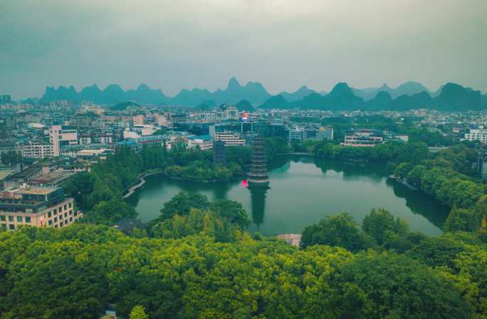 桂林两江四湖日月双塔航拍延时风景