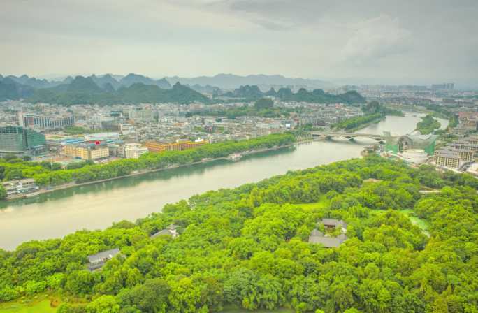 桂林漓江訾洲公园城市航拍延时风景素材