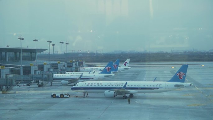 南航  中国南方航空 机场 机坪 推出