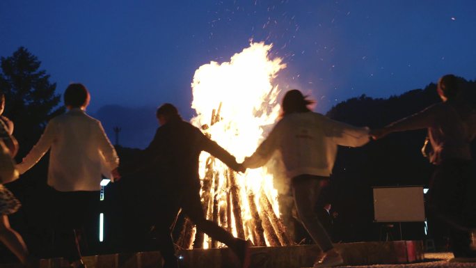 旅游景区篝火晚会 派对狂欢晚会