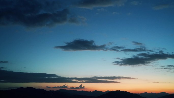 唯美天空傍晚延时乡村蓝色晚霞自然风光风景