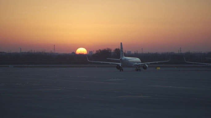 东航 夕阳西下 中国东方航空 机场 机坪