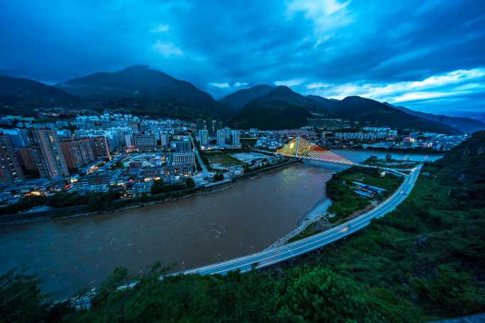 怒江大桥日转夜