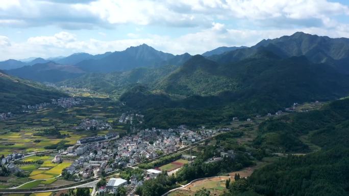 山区村落 大山乡村云朵航拍延时