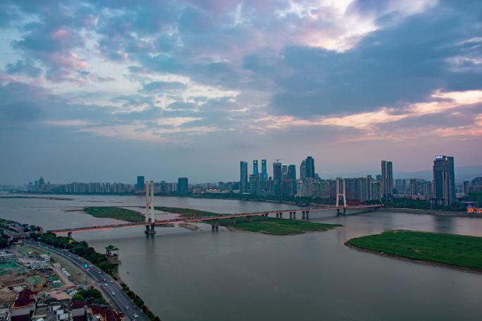 南昌红谷滩赣江全景延时日转夜