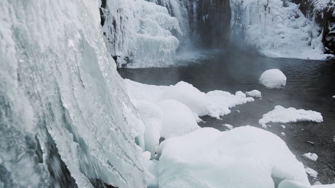 冬季吉林通化吊水壶瀑布自然风光航拍4K
