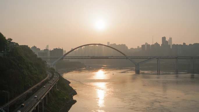 夕阳下的重庆长江菜园坝大桥延时