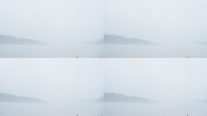 江面起雾风景