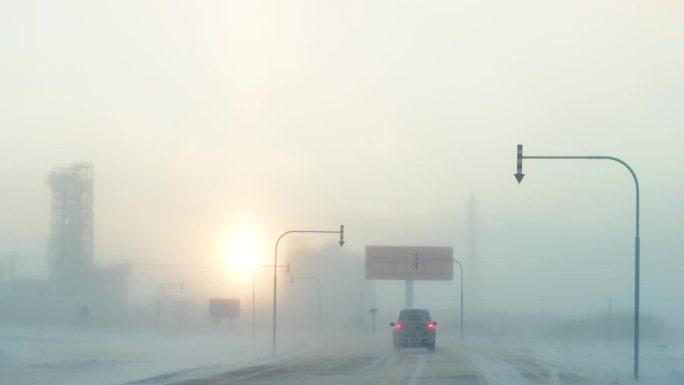 【4K原创】戈壁滩冬季公路风吹雪