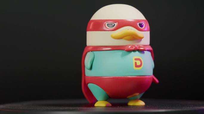 潮玩玩偶玩具卡通橡胶超人鸭子视频素材