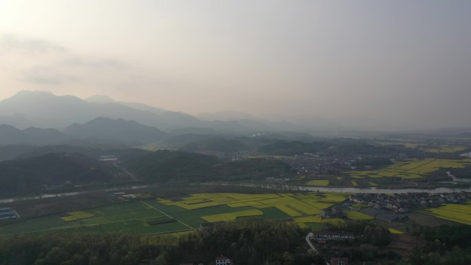 湖北宜昌远安旧县镇油菜花开