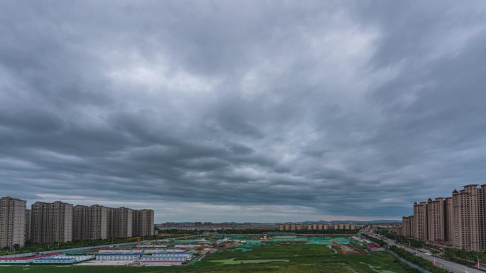 阴天天空乌云密布压迫感延时摄影