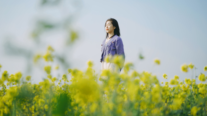 唯美油菜花女孩文艺清新