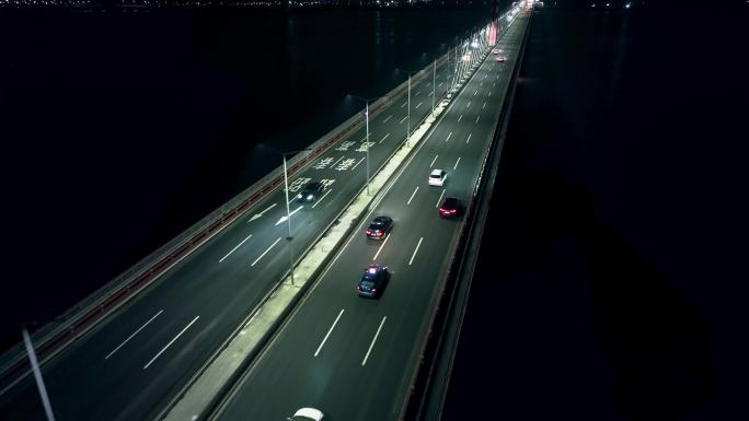 航拍夜景大桥汽车