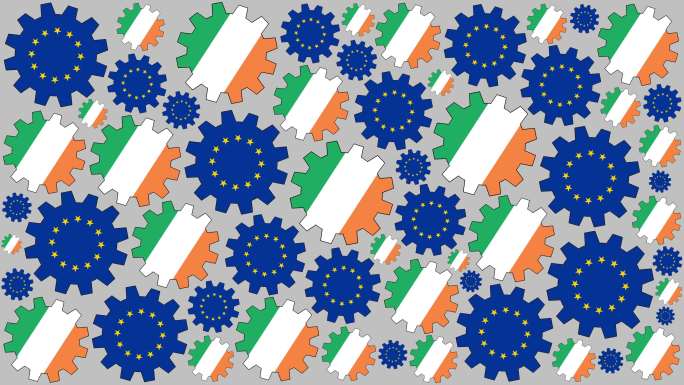 欧洲和爱尔兰国旗背景