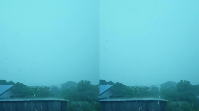 屋顶雨滴下雨下雨天雨滴特写