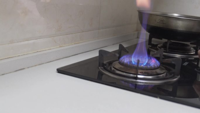 燃气煤气灶点火燃气灶点火