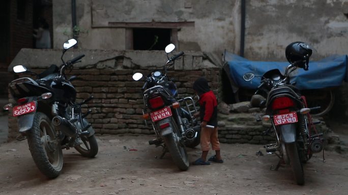 尼泊尔加都 寺庙 广场古迹 街道 行人车